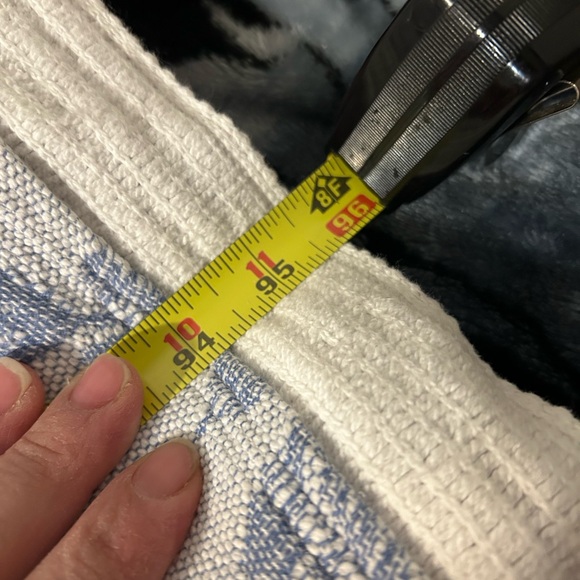 Gray and Cream Patterned Fabric - Picture 6 of 8